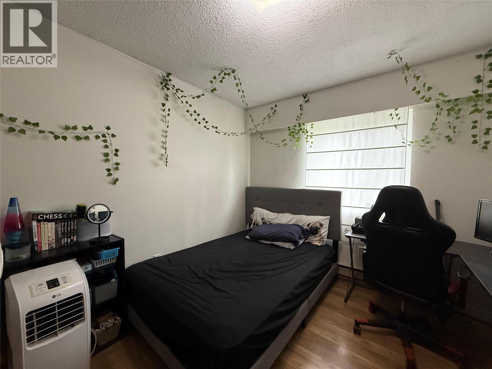 455 Richards Street W - 23