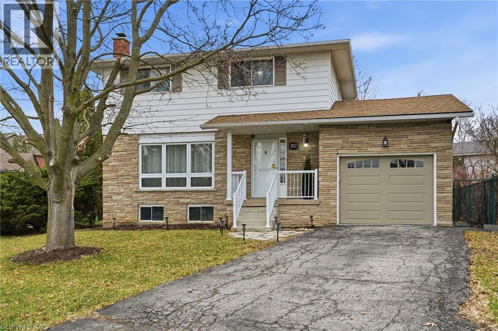 102 DUNDEE Drive - 1