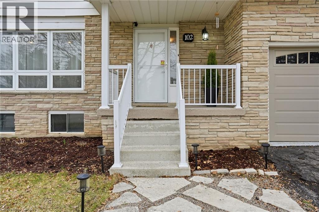 102 DUNDEE Drive - 3