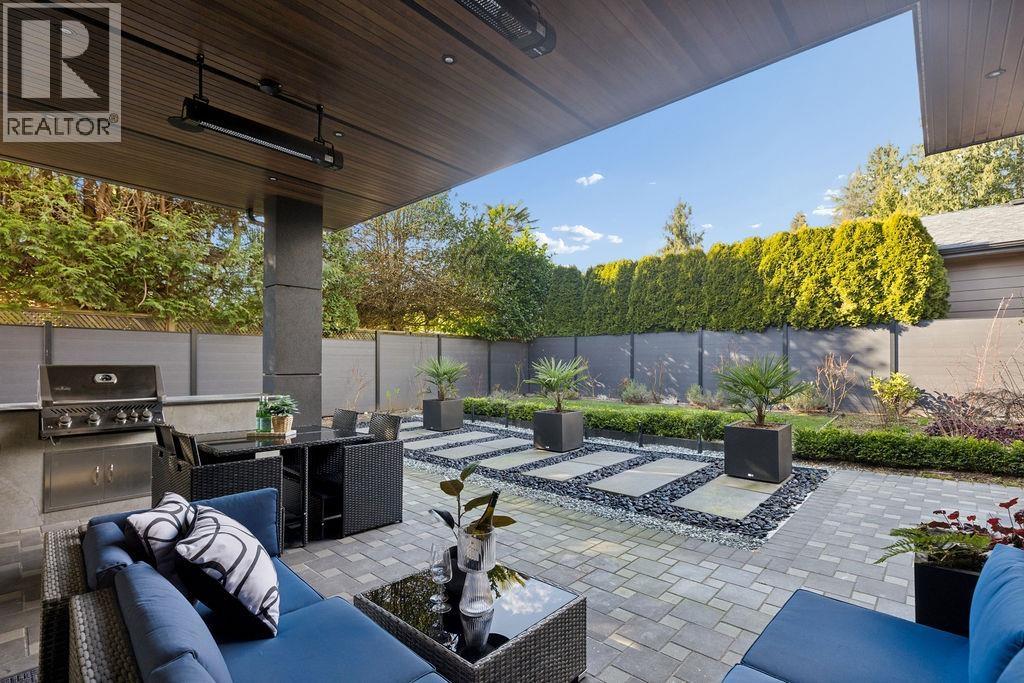 1200 BEDFORD COURT, North Vancouver