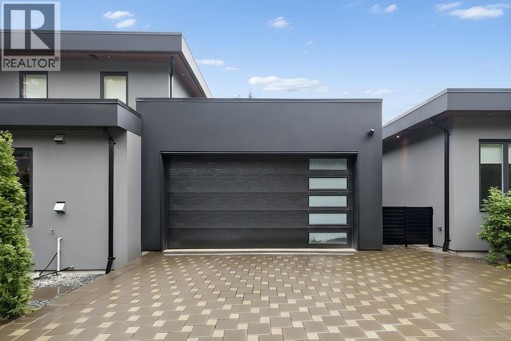 1200 BEDFORD COURT, North Vancouver