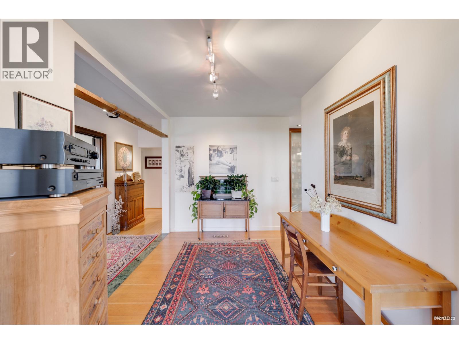 670 MONTROYAL BOULEVARD, North Vancouver