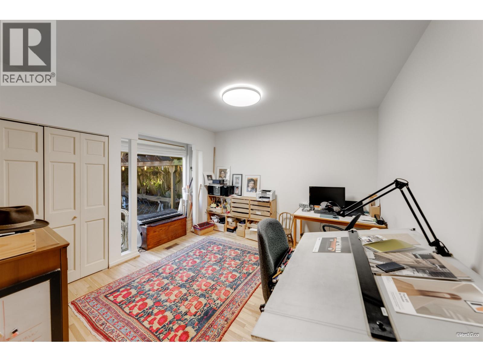 670 MONTROYAL BOULEVARD, North Vancouver