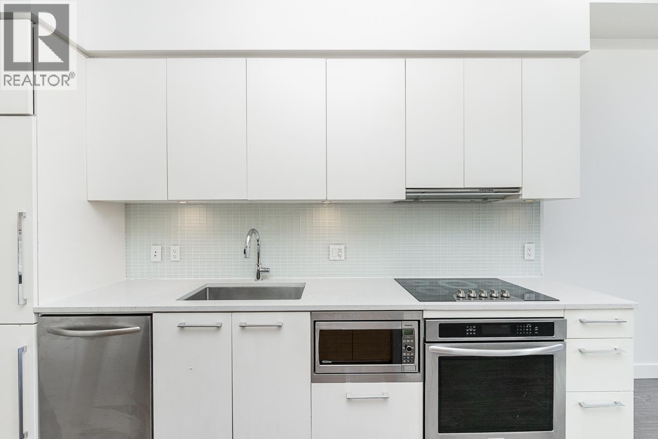 309 668 COLUMBIA STREET, New Westminster