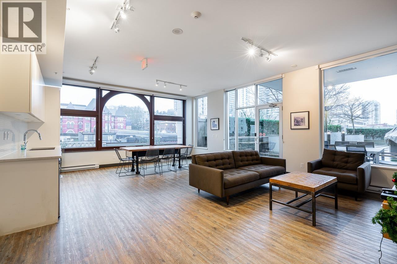 309 668 COLUMBIA STREET, New Westminster