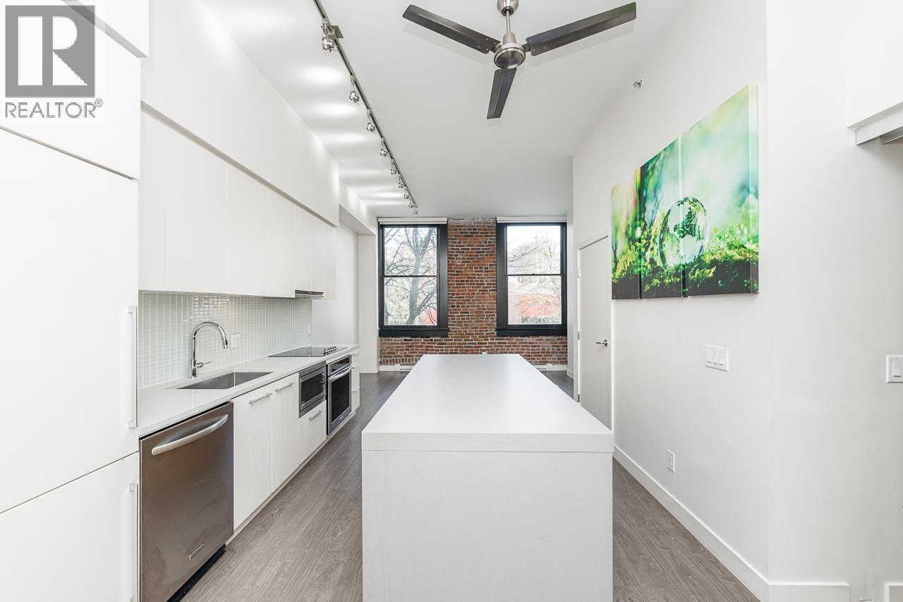 309 668 COLUMBIA STREET, New Westminster