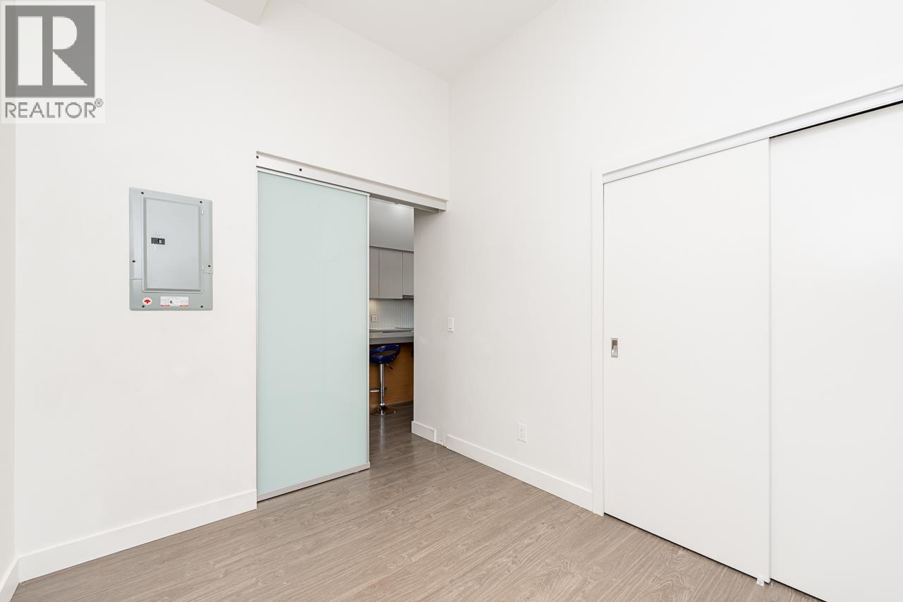 309 668 COLUMBIA STREET, New Westminster