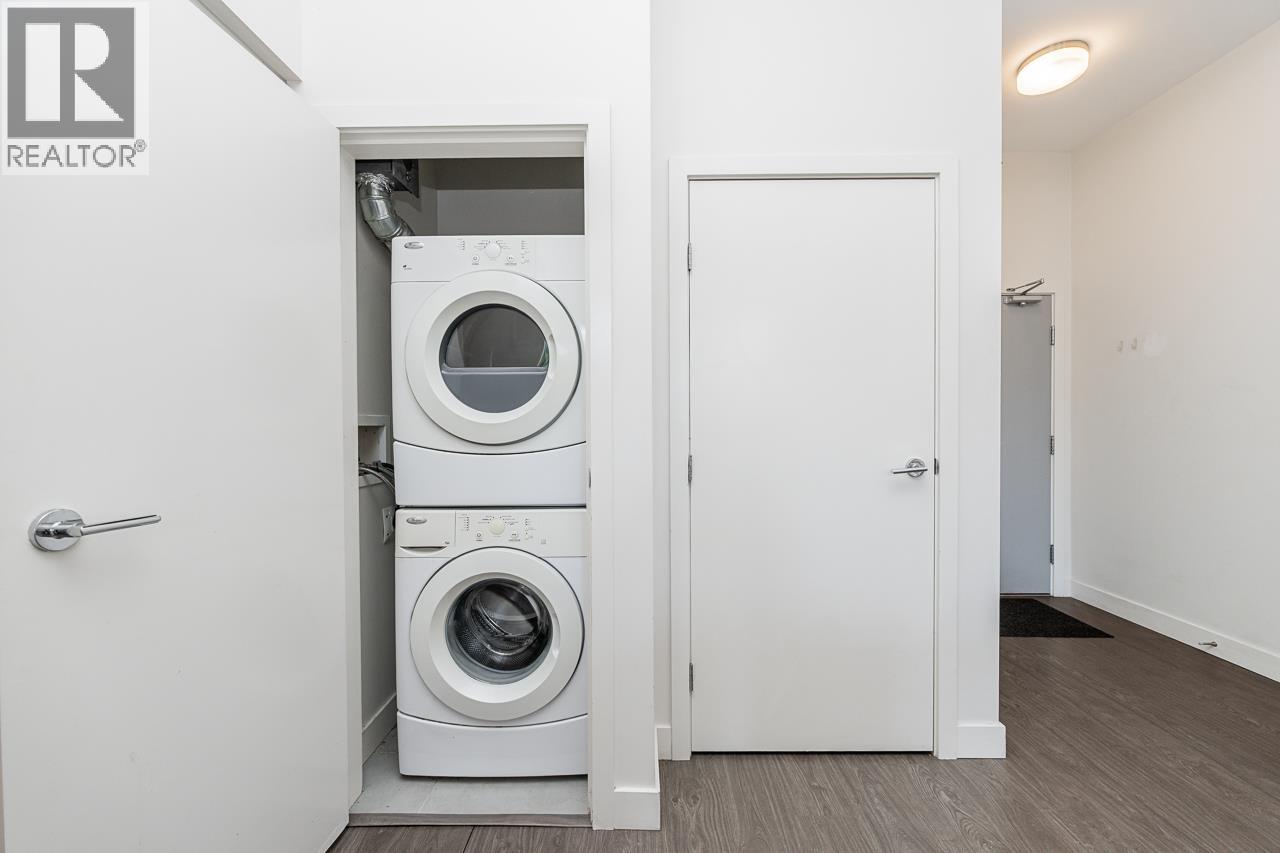 309 668 COLUMBIA STREET, New Westminster