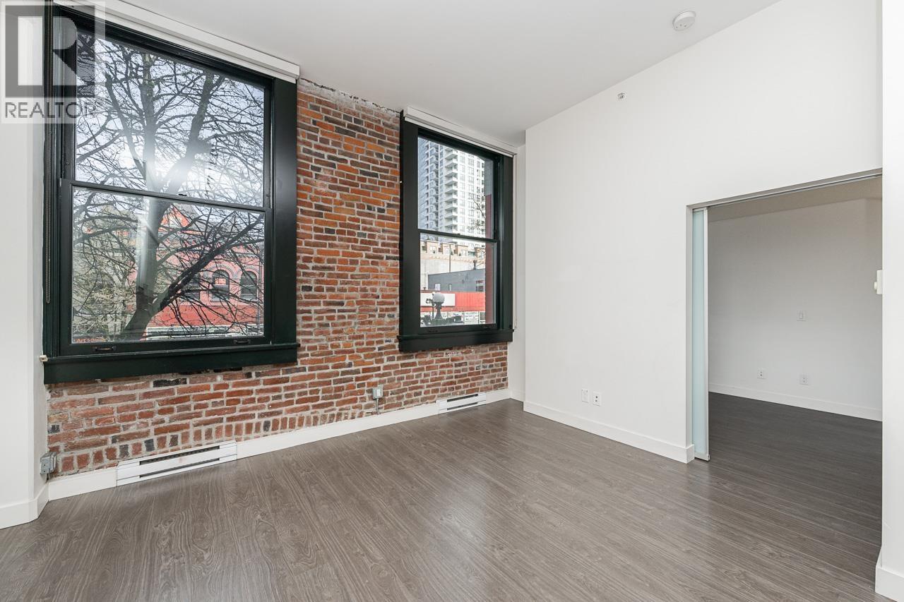 309 668 COLUMBIA STREET, New Westminster