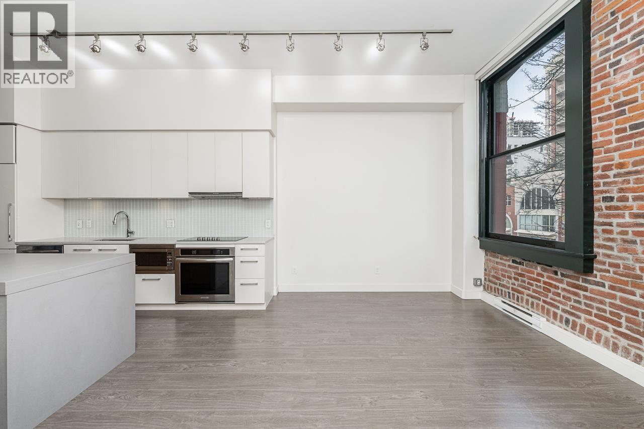 309 668 COLUMBIA STREET, New Westminster