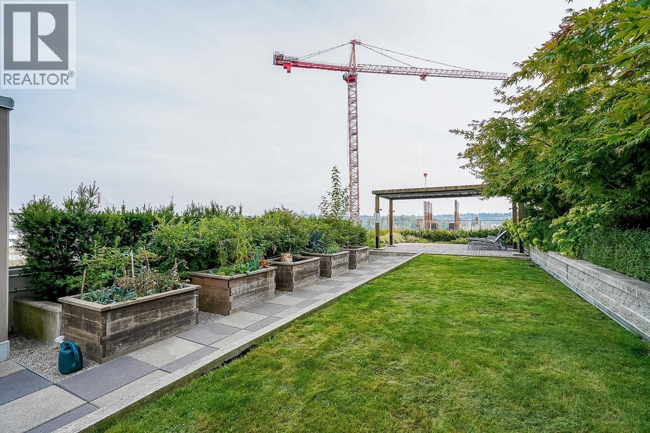 309 668 COLUMBIA STREET, New Westminster