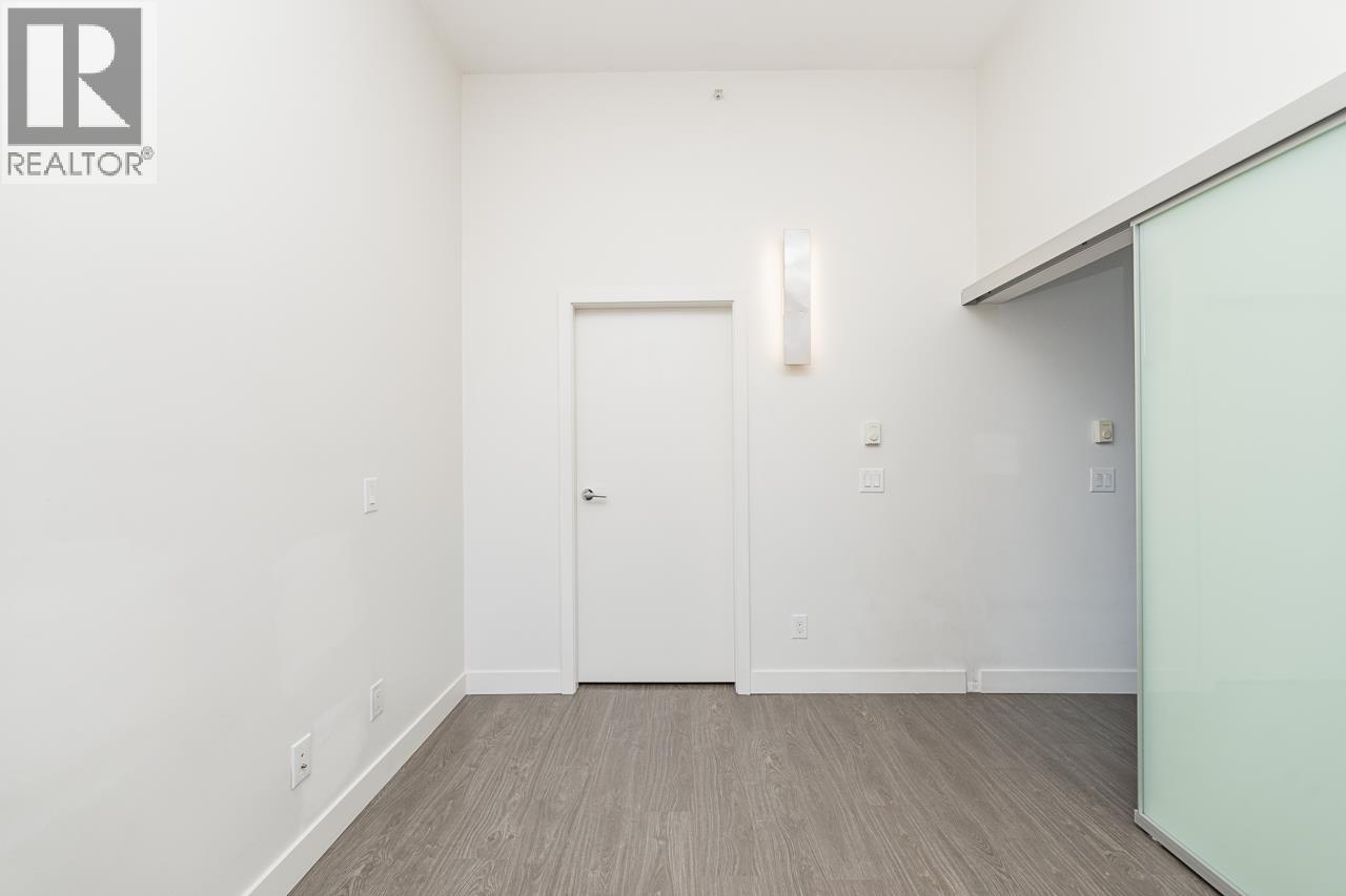 309 668 COLUMBIA STREET, New Westminster