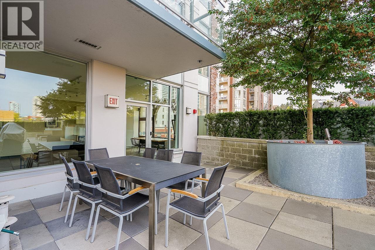 309 668 COLUMBIA STREET, New Westminster