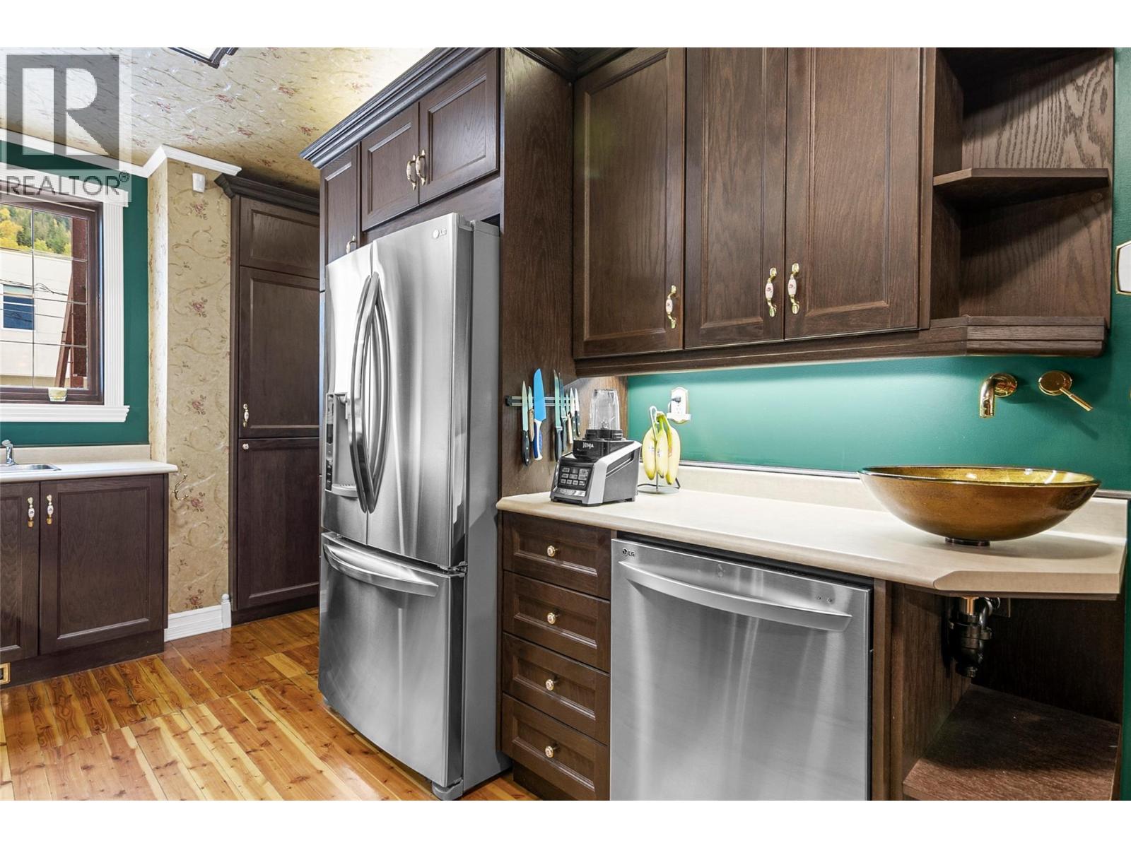 304 First Street W - 11