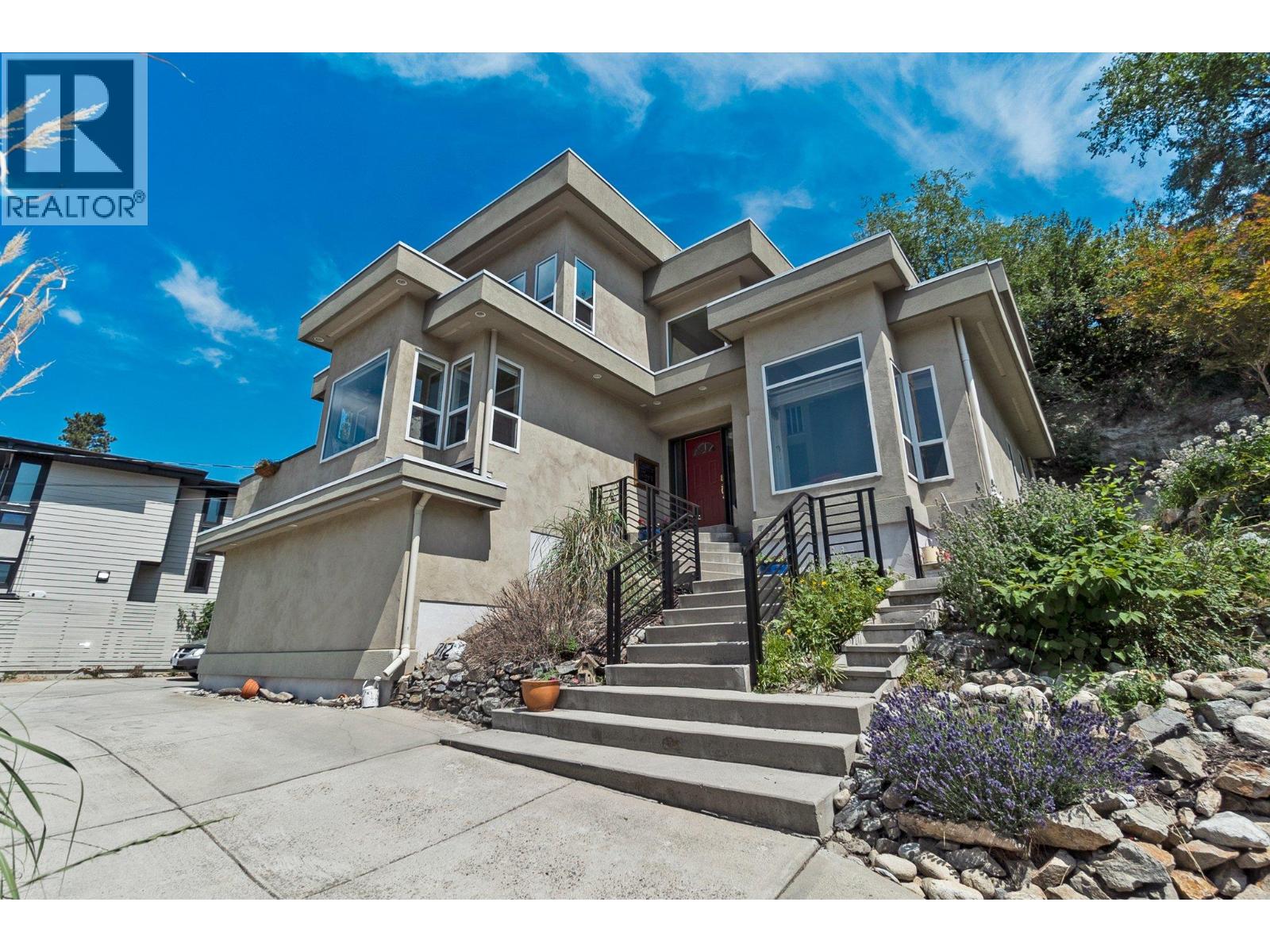 712 Creekside Road - 1