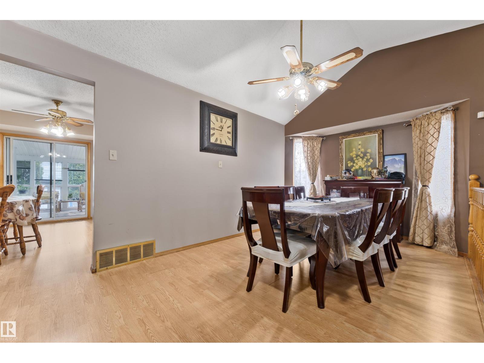 4231 32 AV NW, Edmonton