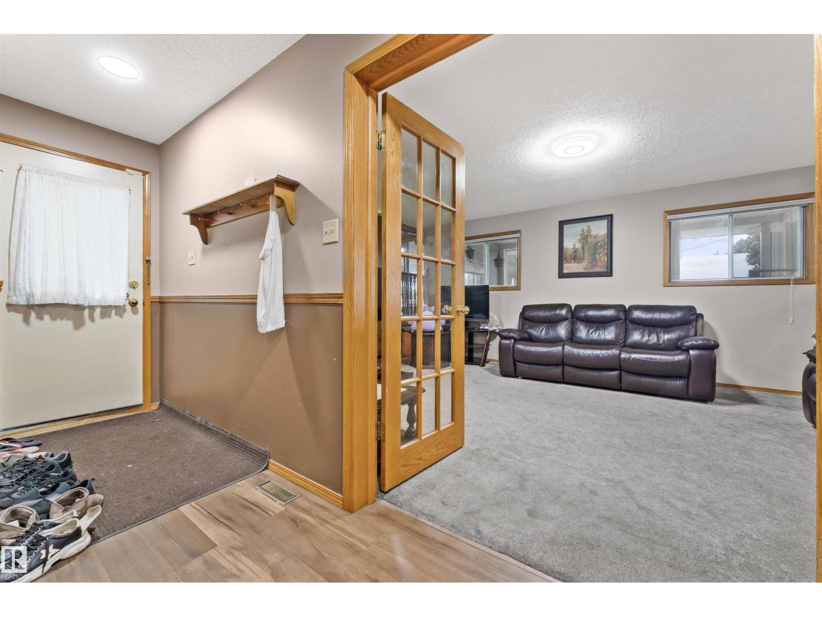 4231 32 AV NW, Edmonton