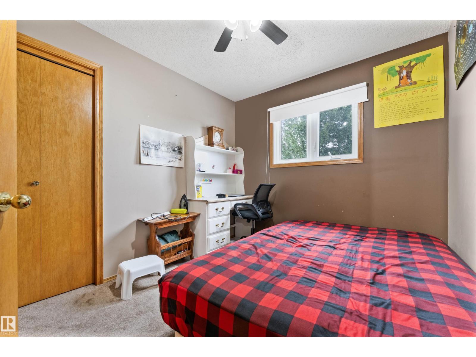 4231 32 AV NW, Edmonton