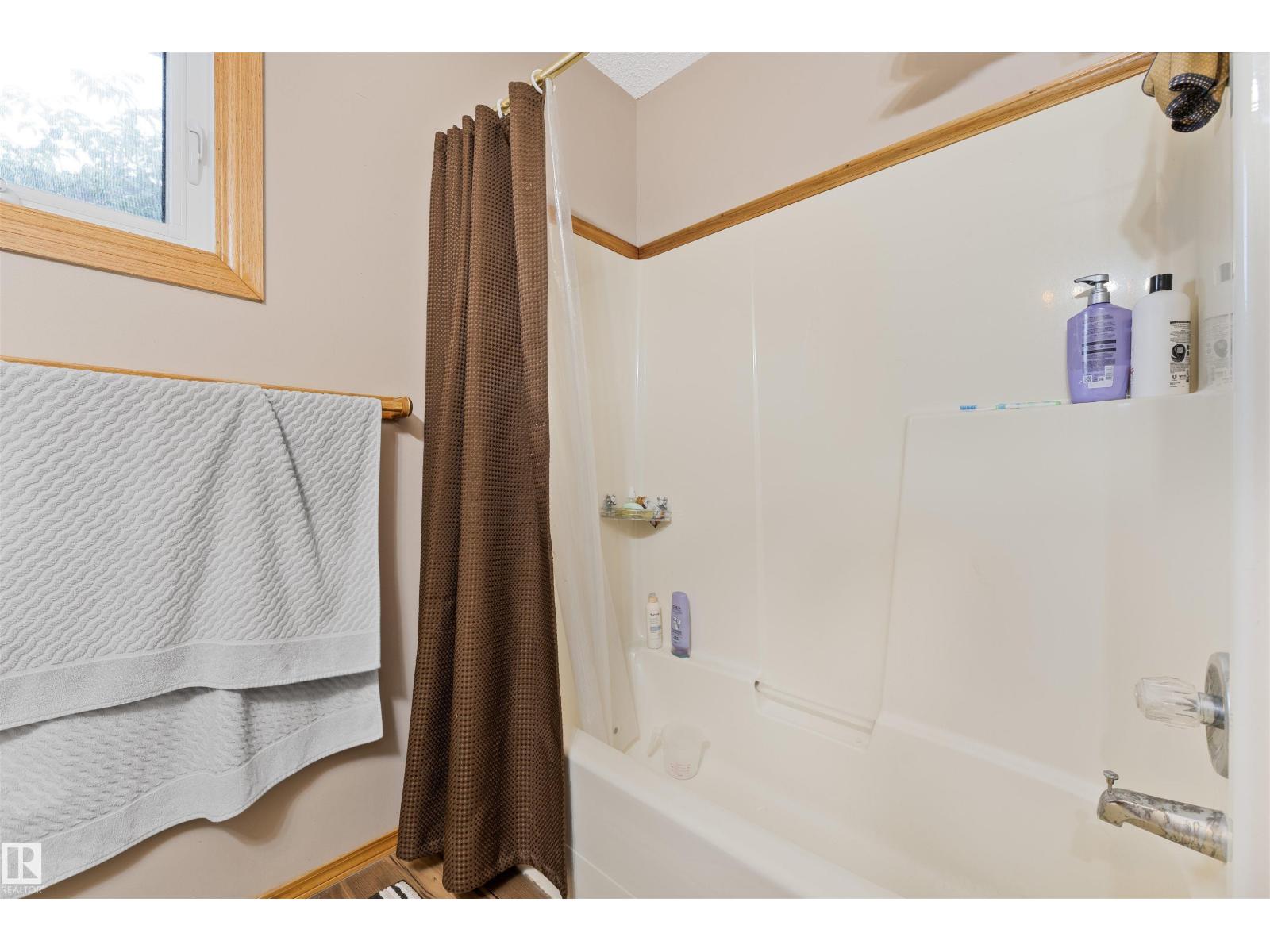 4231 32 AV NW, Edmonton