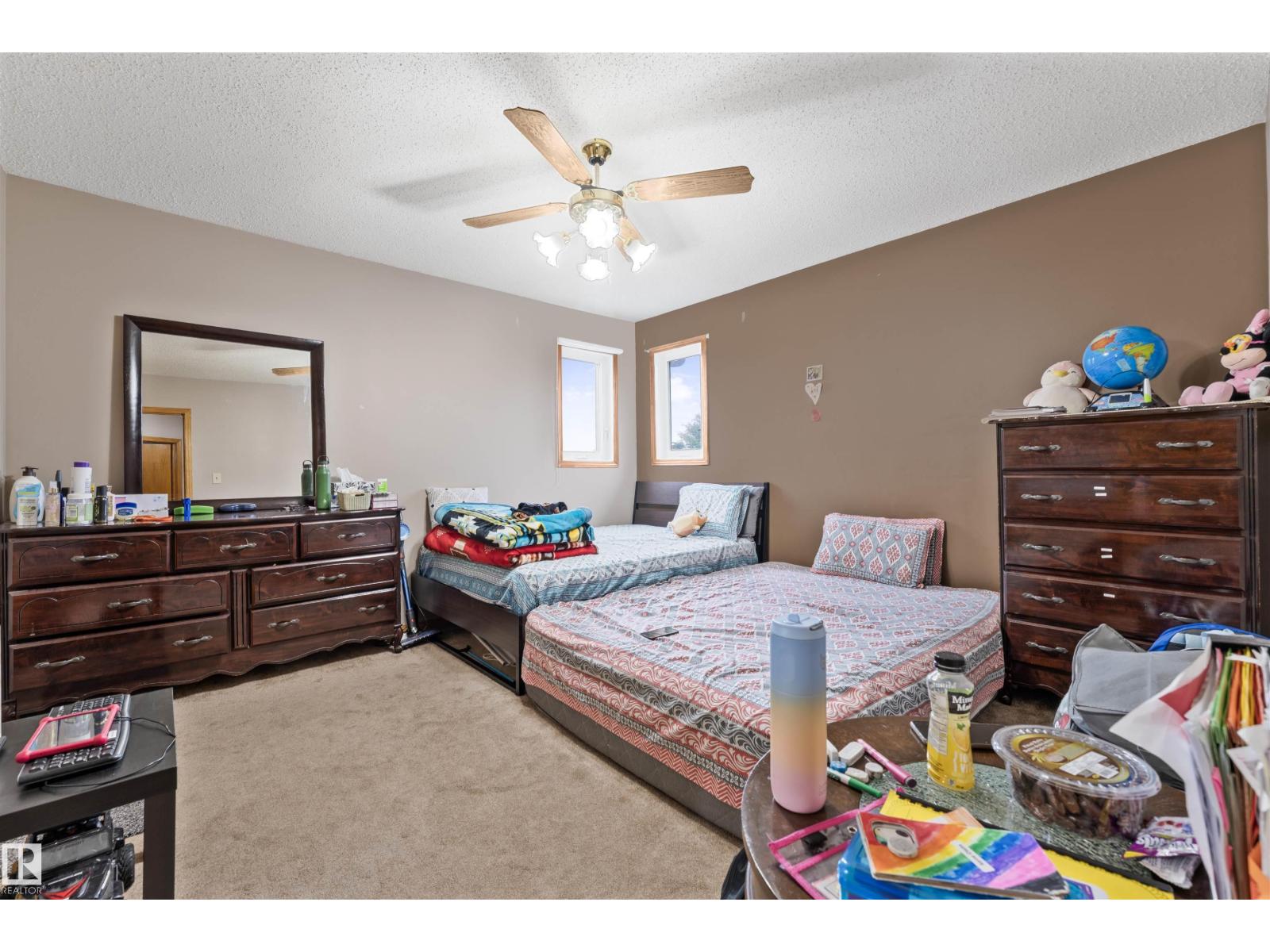 4231 32 AV NW, Edmonton