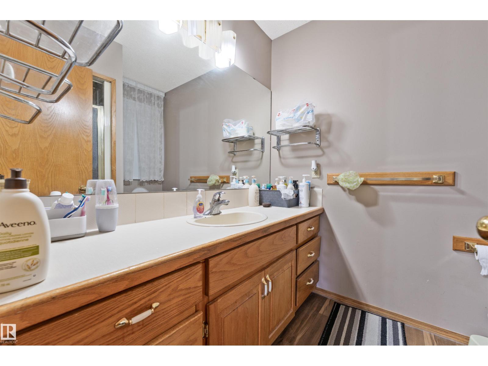 4231 32 AV NW, Edmonton