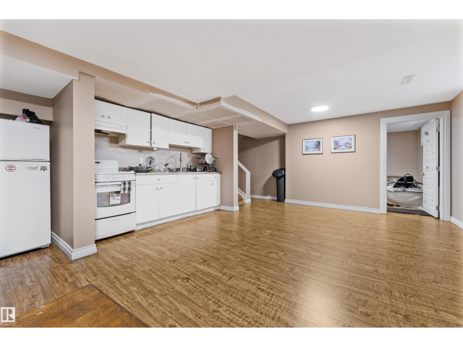 4231 32 AV NW, Edmonton