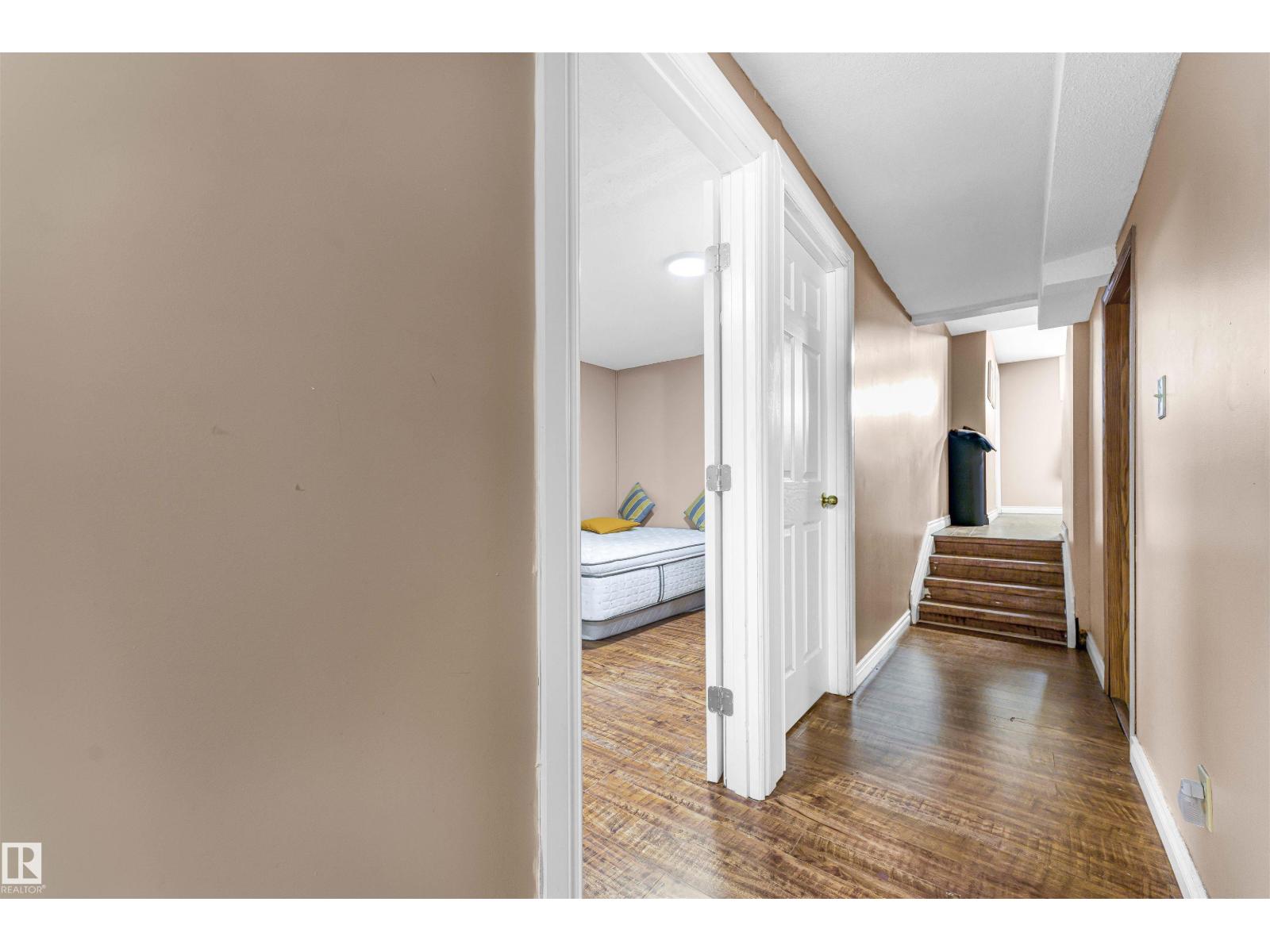 4231 32 AV NW, Edmonton