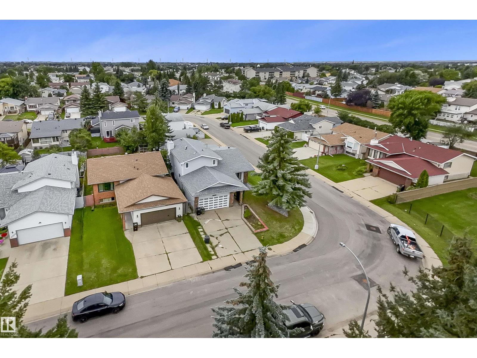 4231 32 AV NW, Edmonton