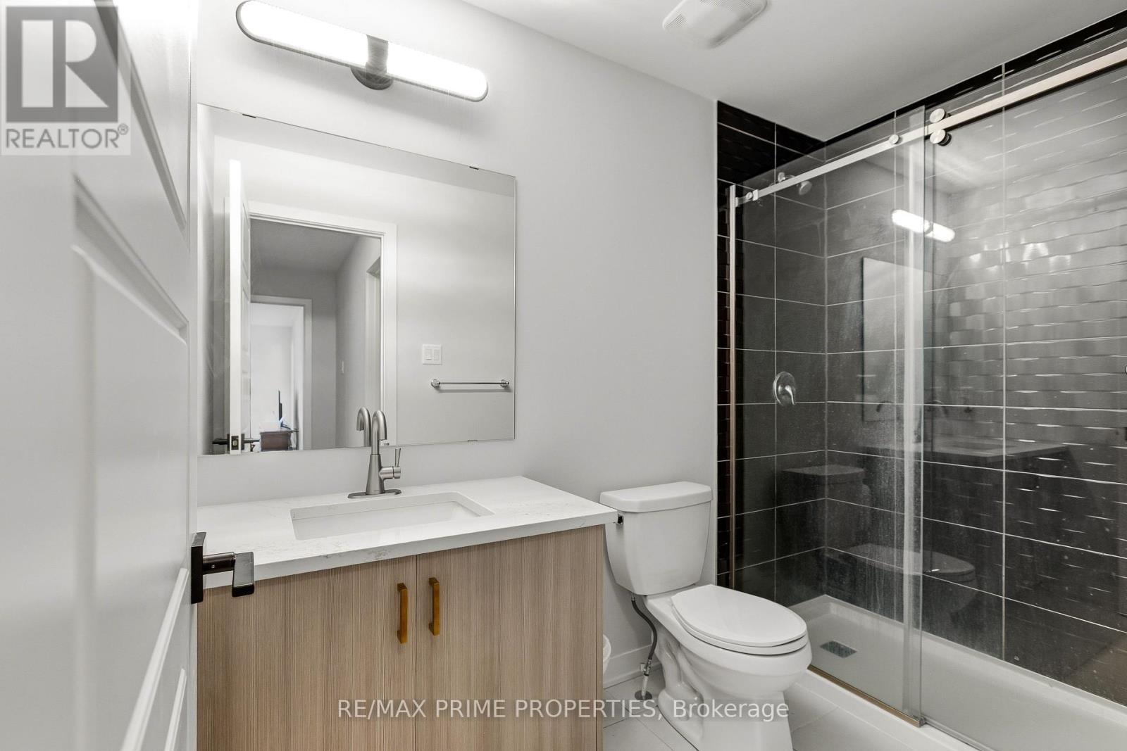 222 DOUGLAS HARDIE STREET — photo 28