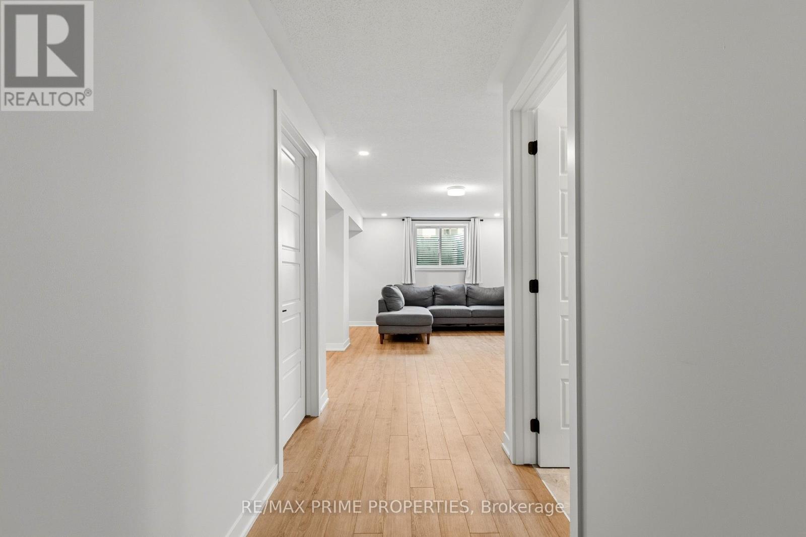 222 DOUGLAS HARDIE STREET — photo 37