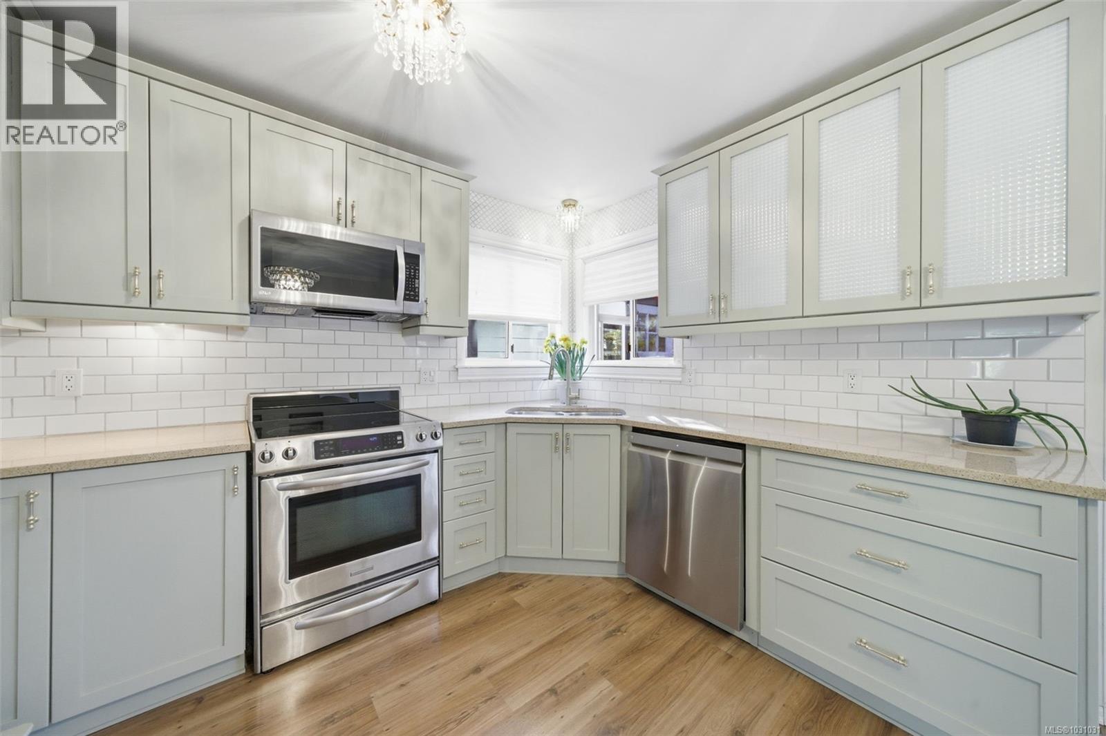 3874 Grange Rd, Saanich