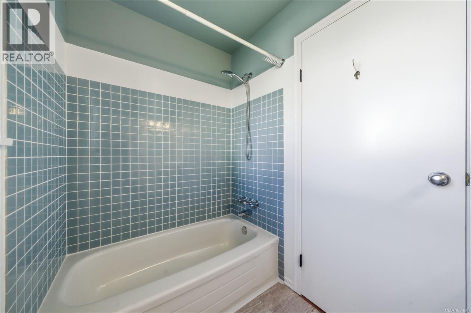 3874 Grange Rd, Saanich