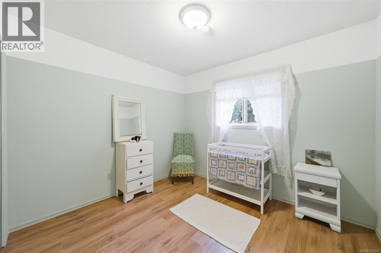 3874 Grange Rd, Saanich