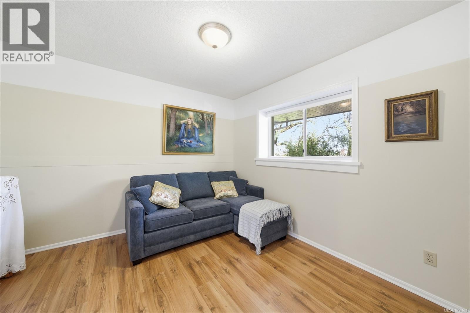 3874 Grange Rd, Saanich