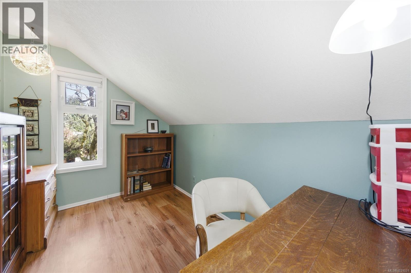 3874 Grange Rd, Saanich