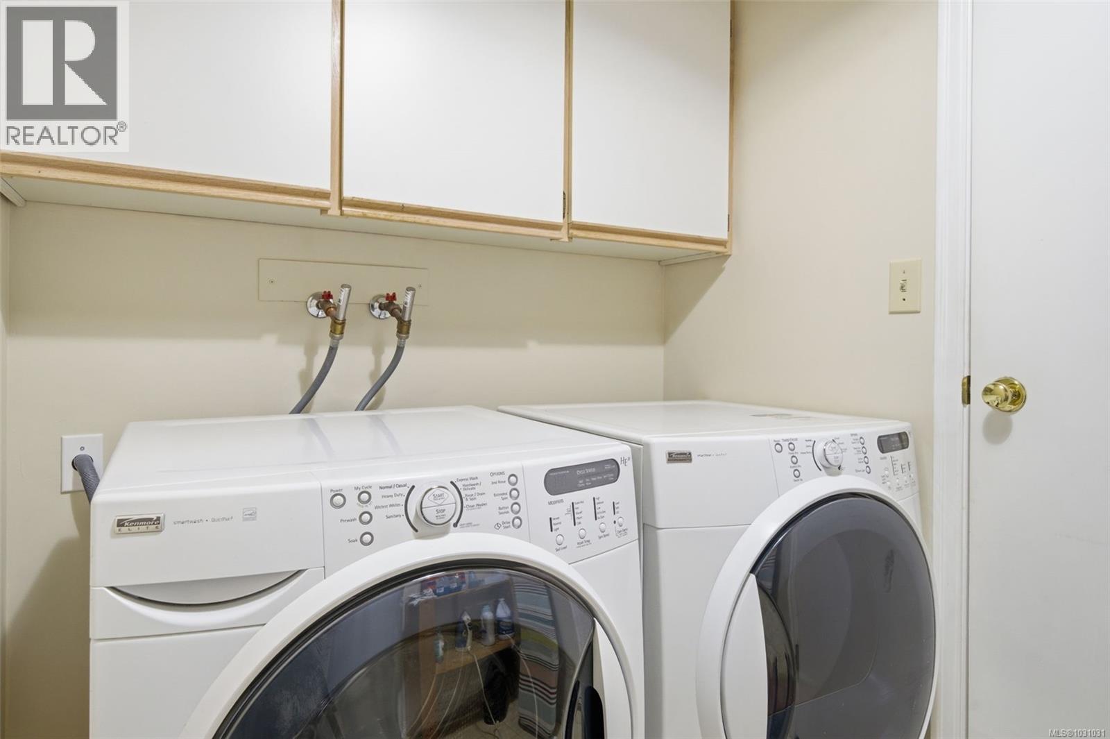 3874 Grange Rd, Saanich