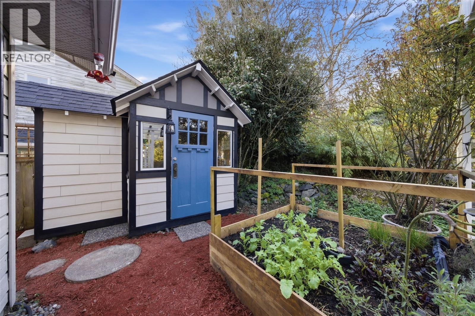 3874 Grange Rd, Saanich