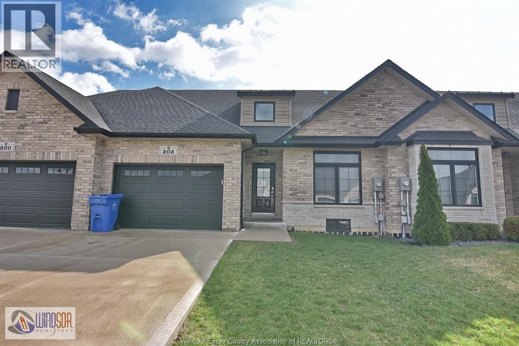 202 LIVINGSTONE CRESCENT