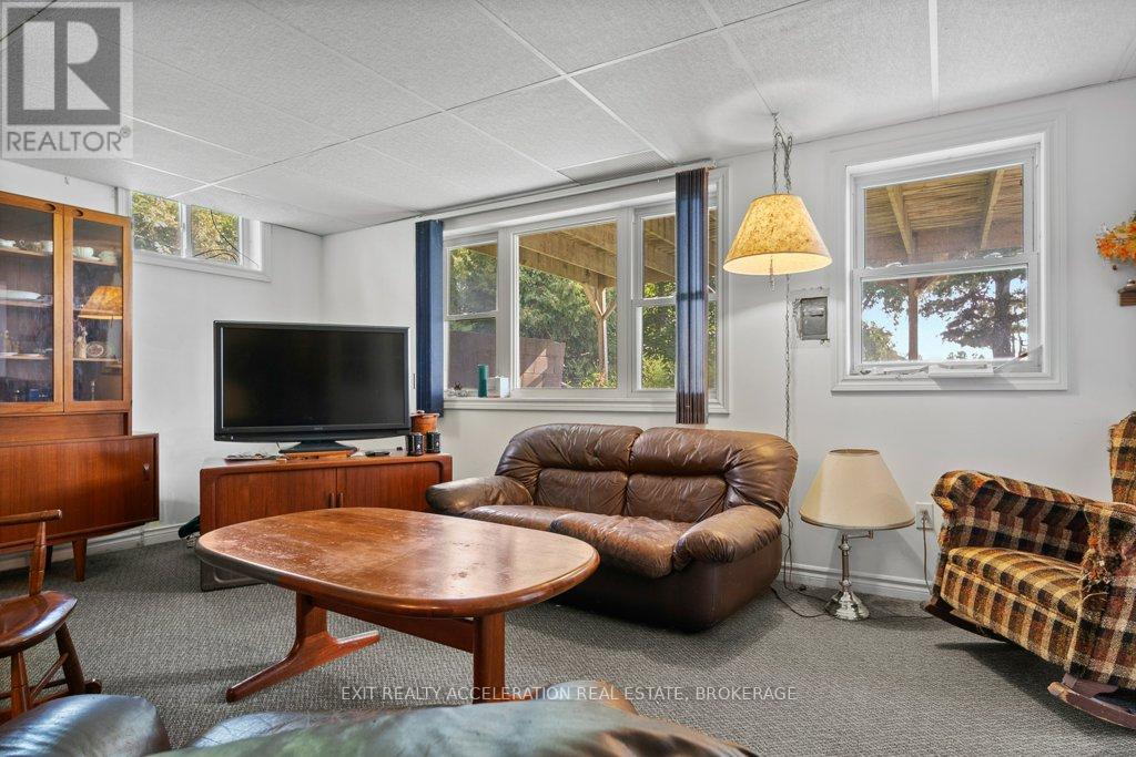 400 DUNDAS STREET W - 19