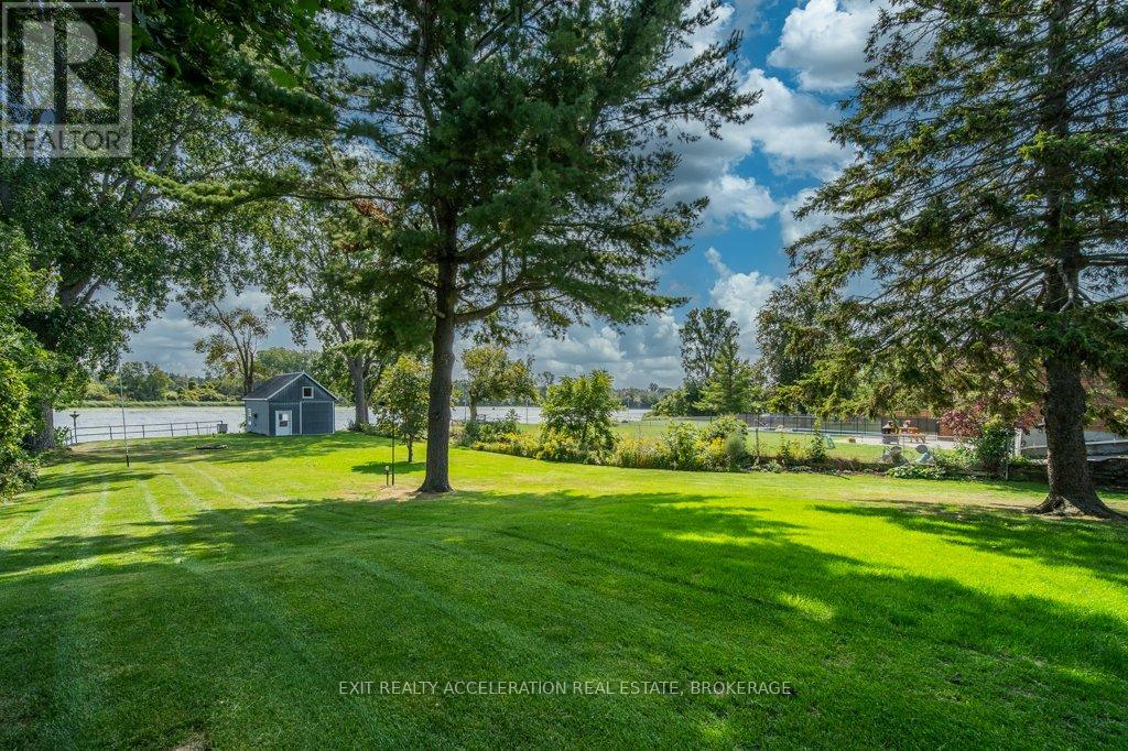 400 DUNDAS STREET W - 31
