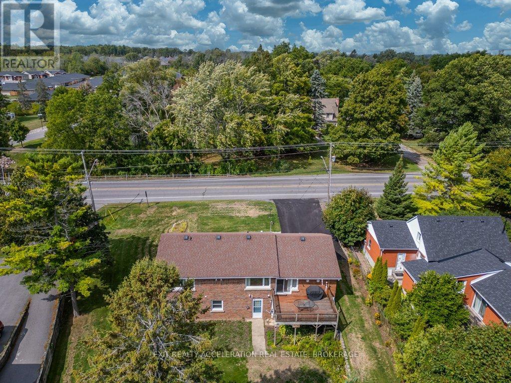 400 DUNDAS STREET W - 41