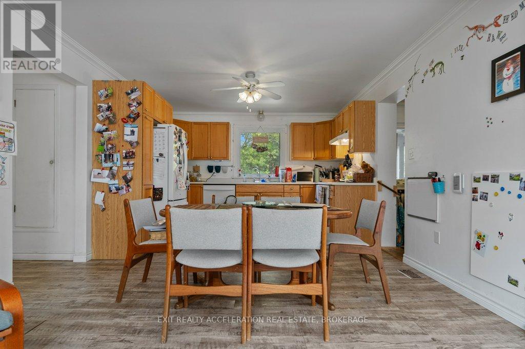 400 DUNDAS STREET W - 8