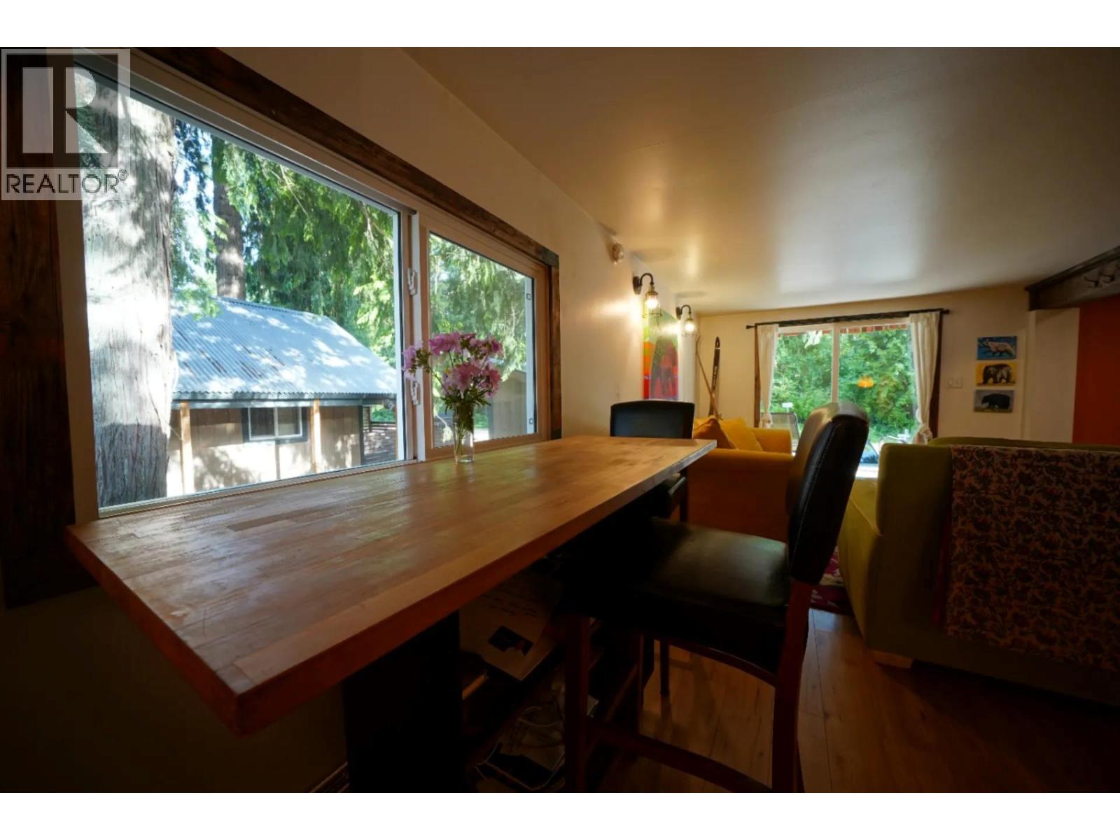 #5 1079 LUNDELL ROAD - 11