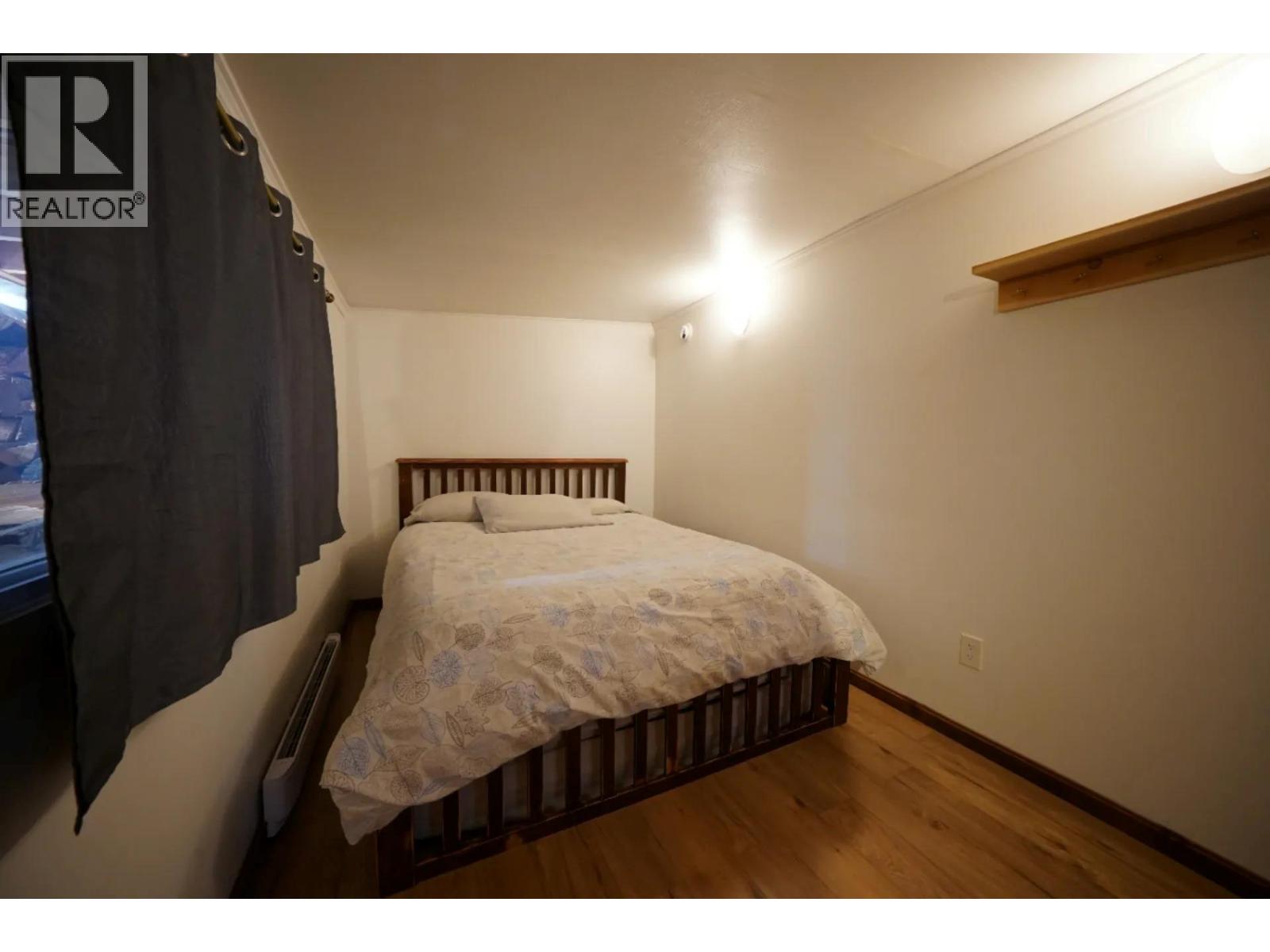 #5 1079 LUNDELL ROAD - 13