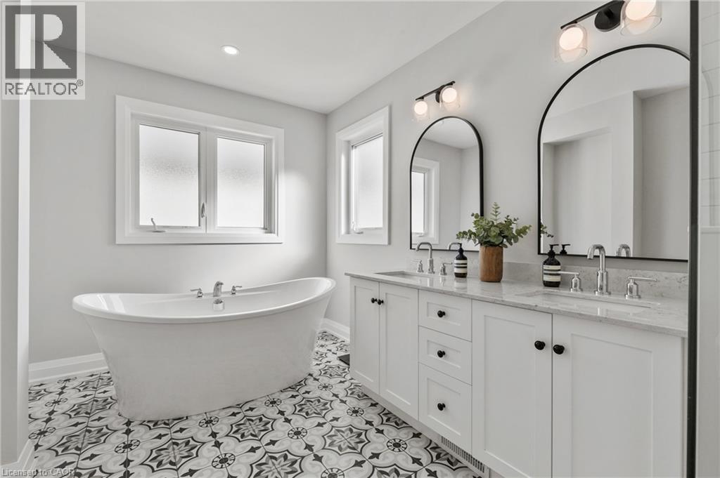 236 WALKER ROAD - 18