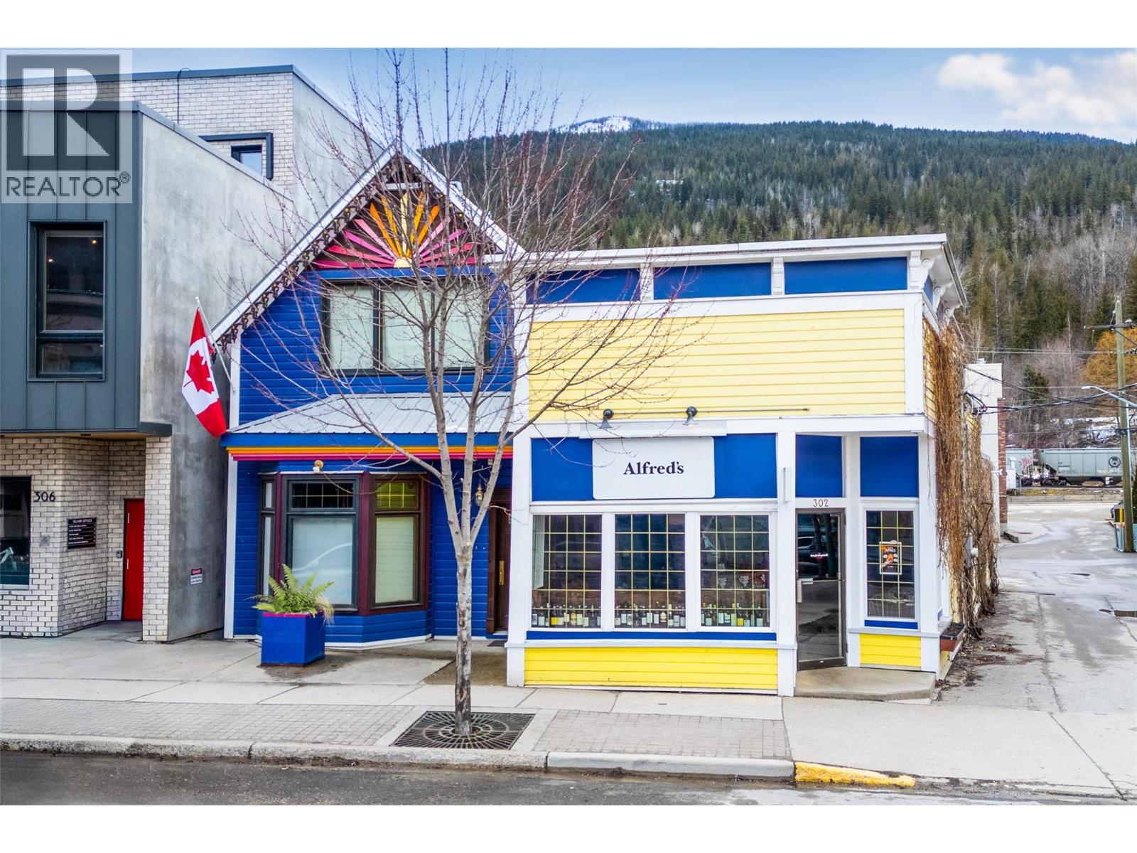 302 First Street W, Revelstoke