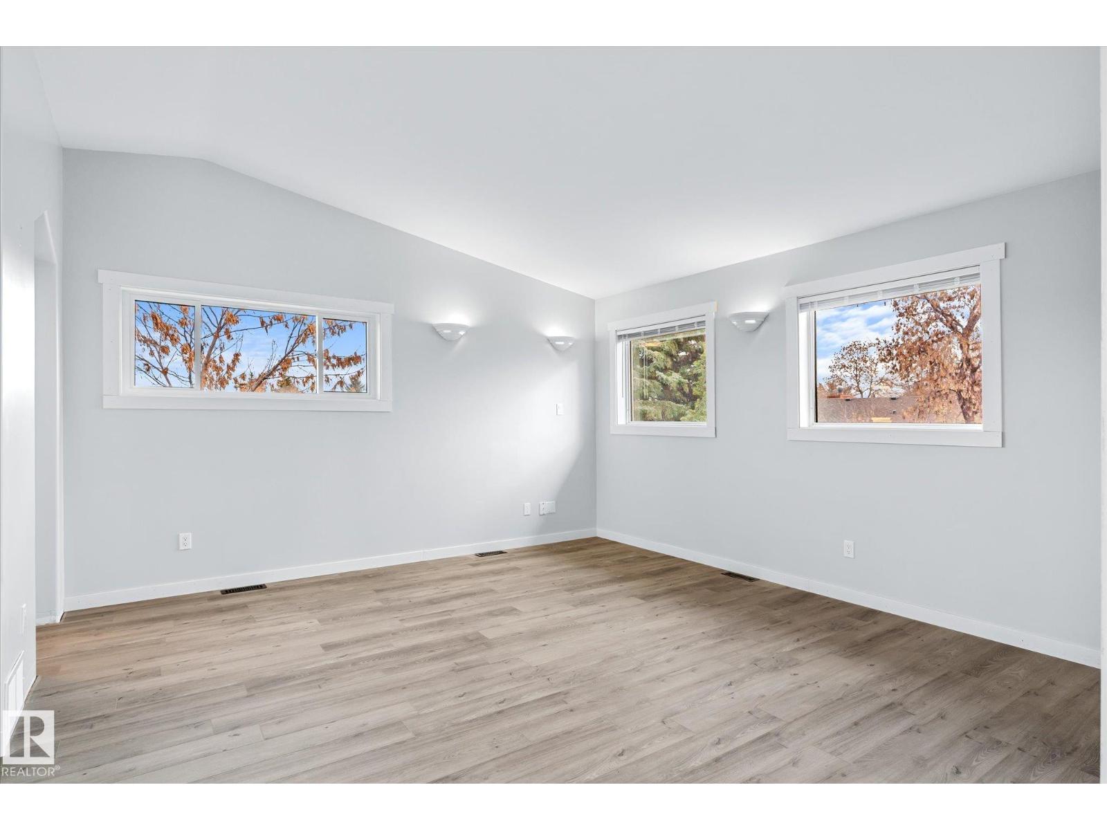 67 Arlington DR, St. Albert