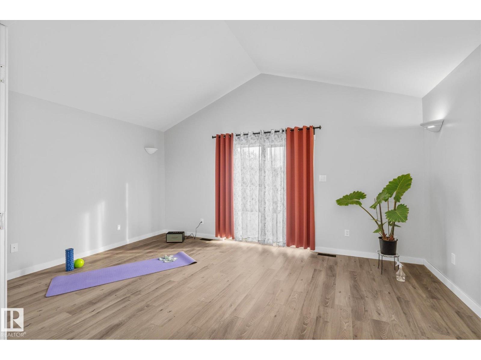 67 Arlington DR, St. Albert