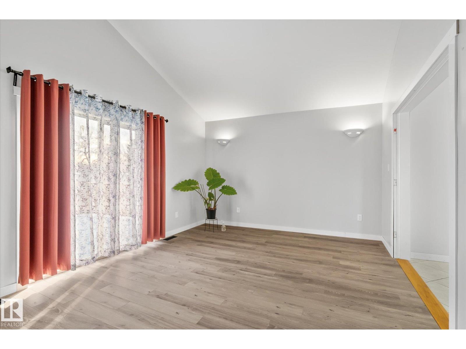 67 Arlington DR, St. Albert