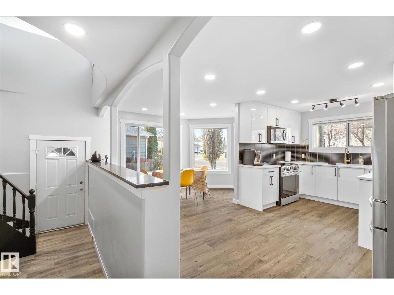 67 Arlington DR, St. Albert